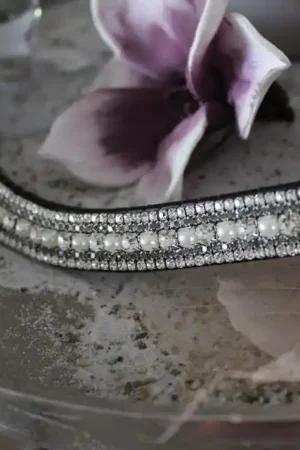 Commander Maintenant Frontal strass blanc, gris et perles
