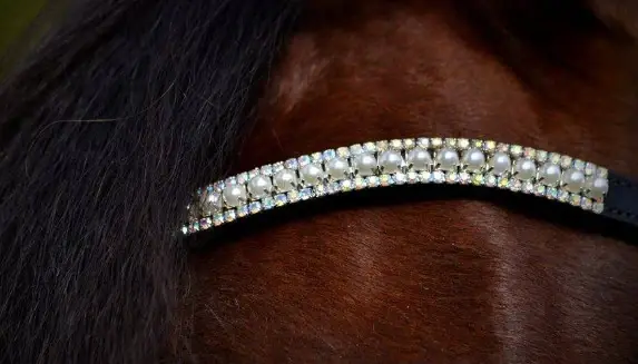 Expédié Aujourd'hui Frontal strass blanc à reflets et perles