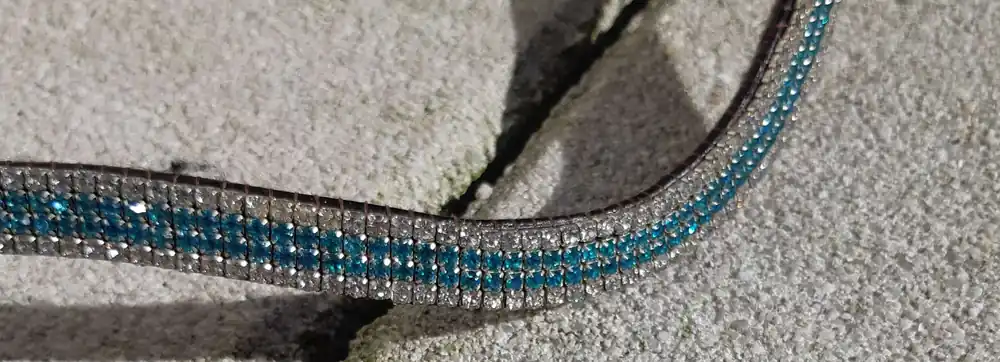 Offre Limitée Frontal strass blanc et turquoise