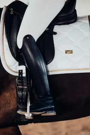 Authentique Tapis de selle White Perfection Gold DRESSAGE - Equestrian Stockholm