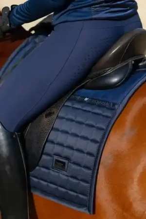 Tapis de selle Sportive Navy - Equestrian Stockholm Prix Promo