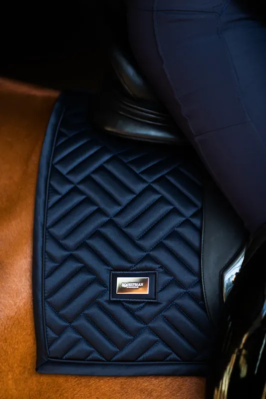 Tapis de selle Modern Tech Navy - Equestrian Stockholm Nouvel Arrivage