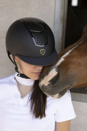 Prix Réduit Casque d'équitation Airy visière classique - Equithème