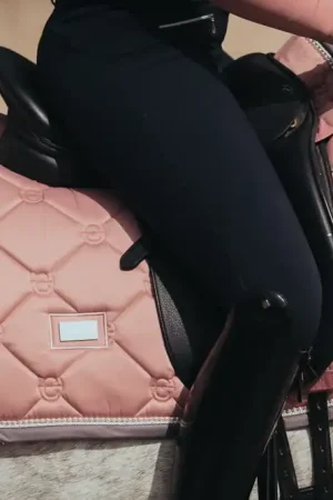 Dernier Modèle Tapis de selle PINK PEARL DRESSAGE - Equestrian Stockholm