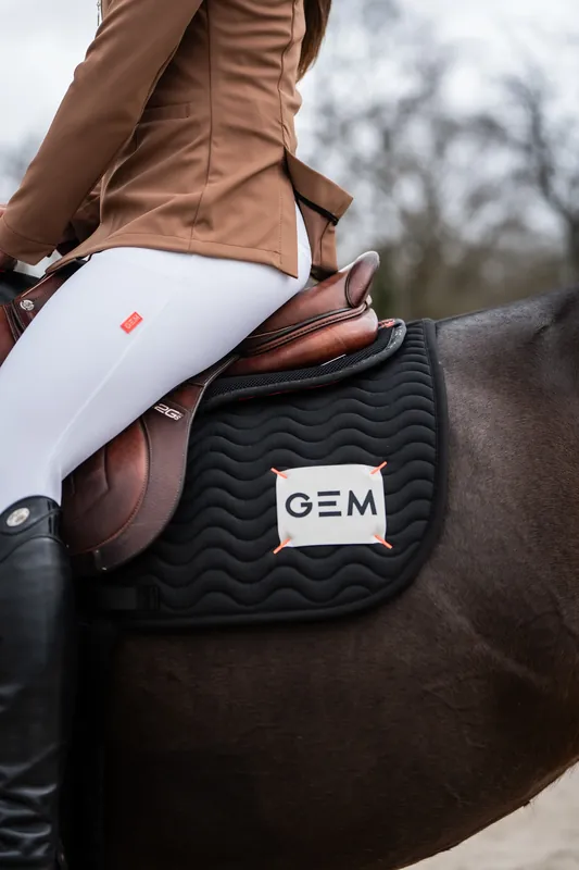 Tapis de selle TOUC TOUC Obstacle NOIR ECRU - GEM Dernière Chance
