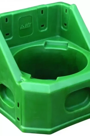 Acheter Direct Mangeoire cheval polyvalente et support de seau - La Gée